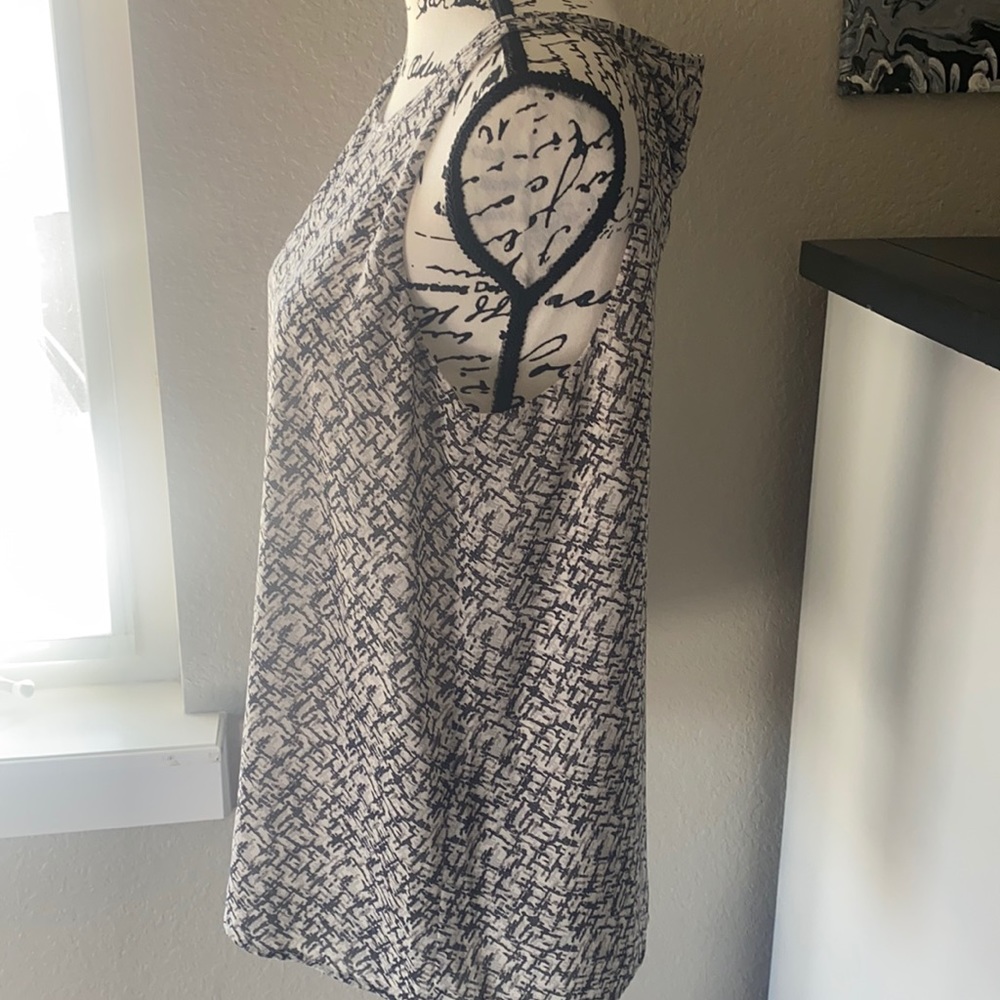 🔴5 for $25- Kensr layered chiffon sleeveless tank blouse M